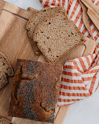 Ekşi Mayalı ve Zeytinyağlı Siyez Ekmeği